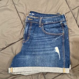 Old Navy Boyfriend Mid-Rise Shorts Size 14